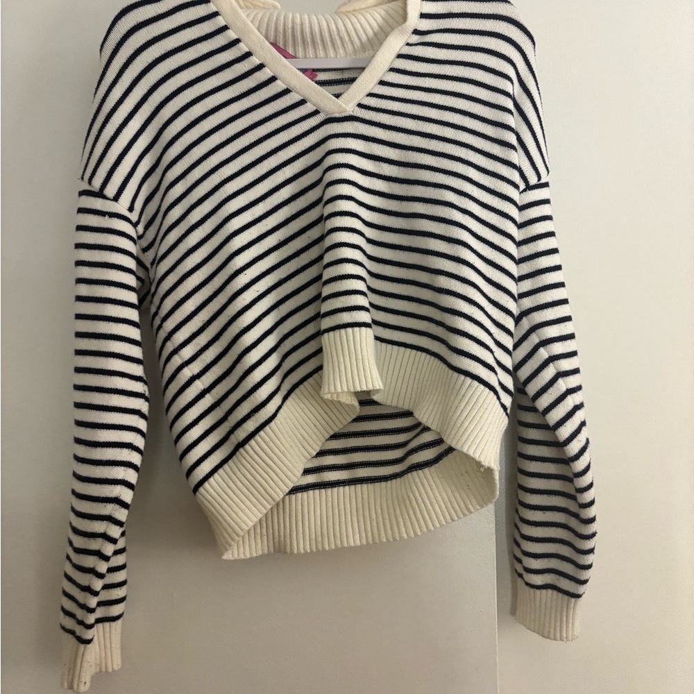 Edikted Black and Cream Striped V-Neck Sweater